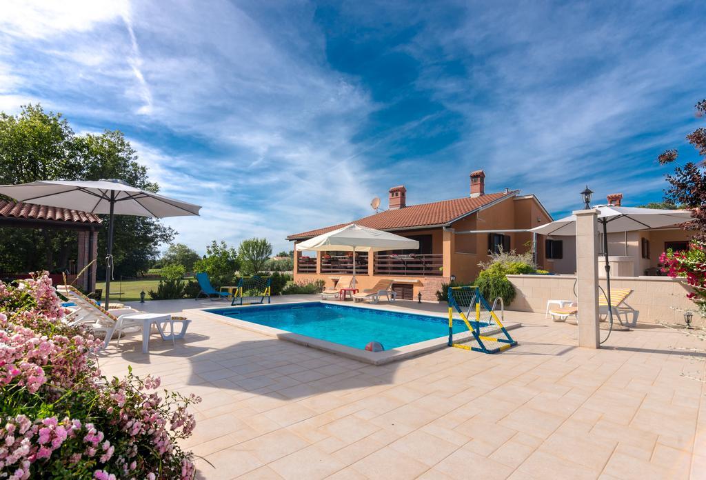 Muntić Hacienda Rosemaryヴィラ エクステリア 写真